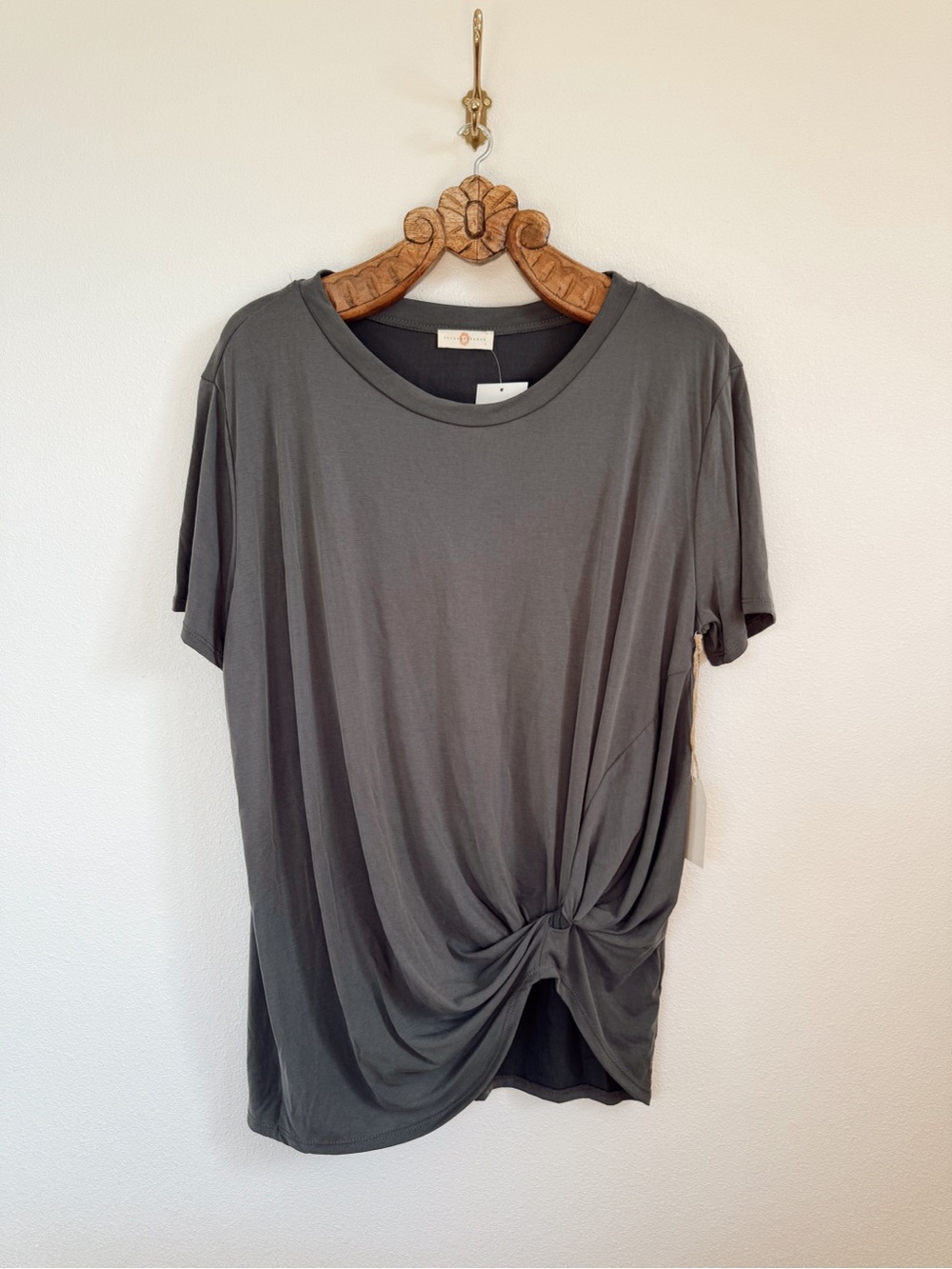 Chrysanthemum Women’s Knot-Front Short Sleeve Top - NWT